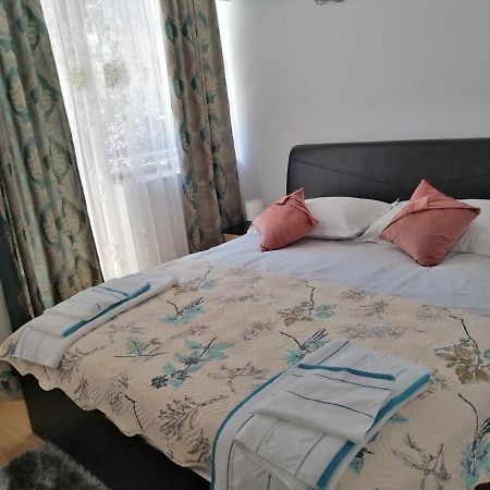 Casa Gabi'S Hotel Orsova Bagian luar foto